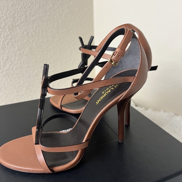 Saint Laurent Cassandra Patent Leather T-Strap Sandals Women's Size: 9 | IT 40 - Picture 4 of 8